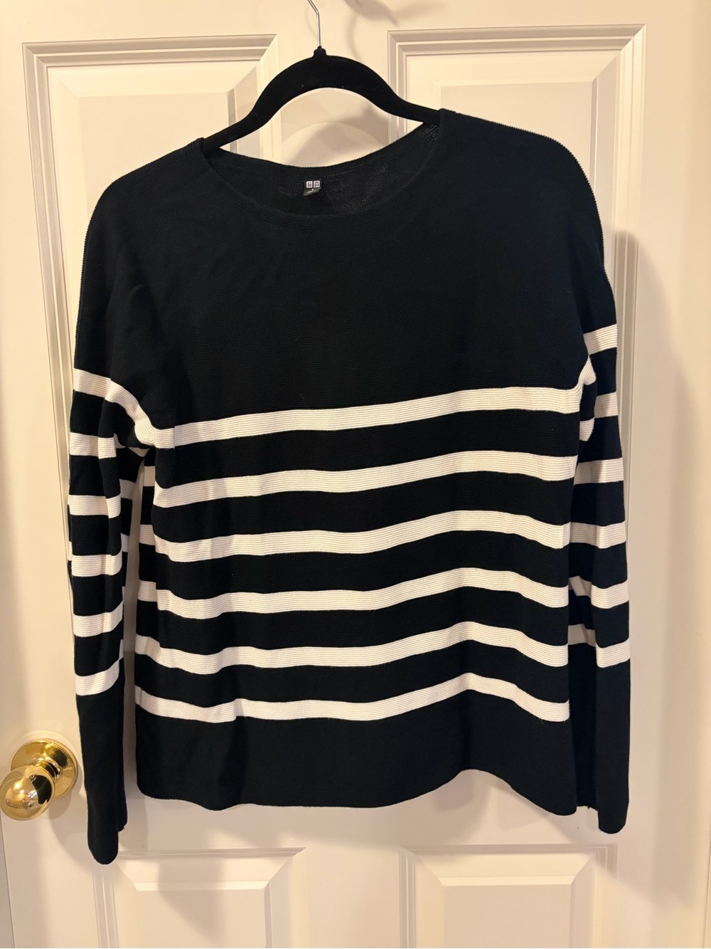 Uniqlo Black and White Horizontal Stripe Crewneck Sweater